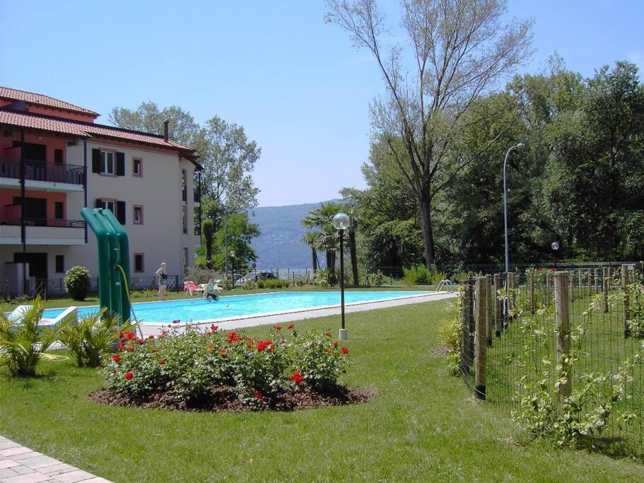 La Casa Sul Lago Monvalle Экстерьер фото
