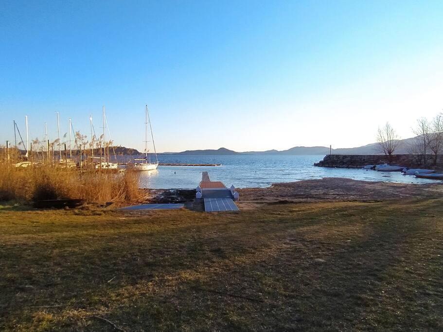 La Casa Sul Lago Monvalle Экстерьер фото